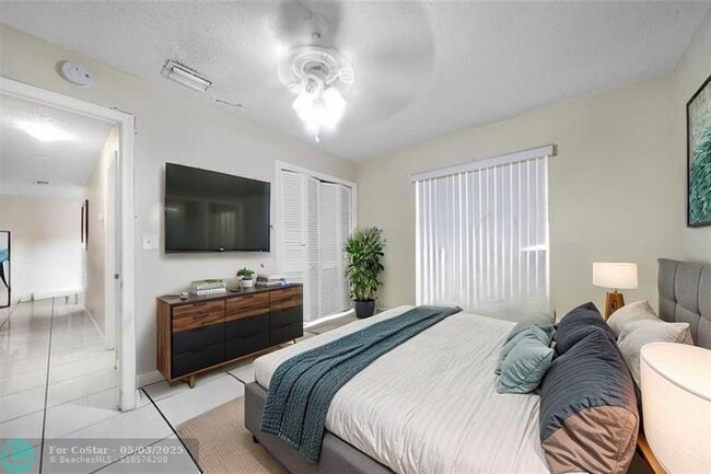 Foto del edificio - 4360 Riverside Dr