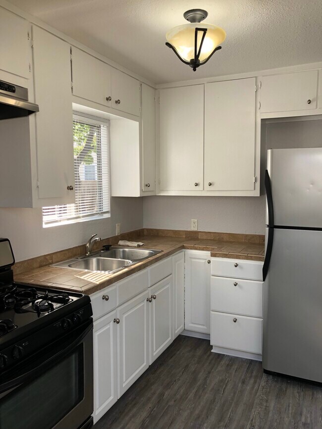 Foto del edificio - 4852 Mansfield St