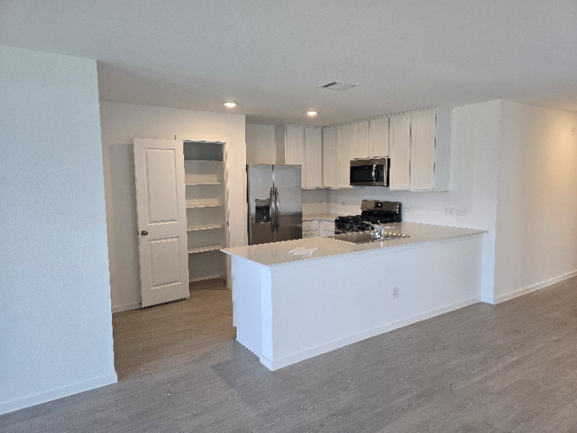 Building Photo - 10268 Prairie Dunes Ln