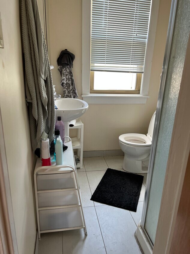 Primary Photo - 1044 W Taylor St