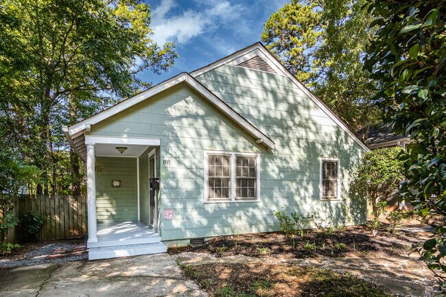 Building Photo - 1717 Club Rd