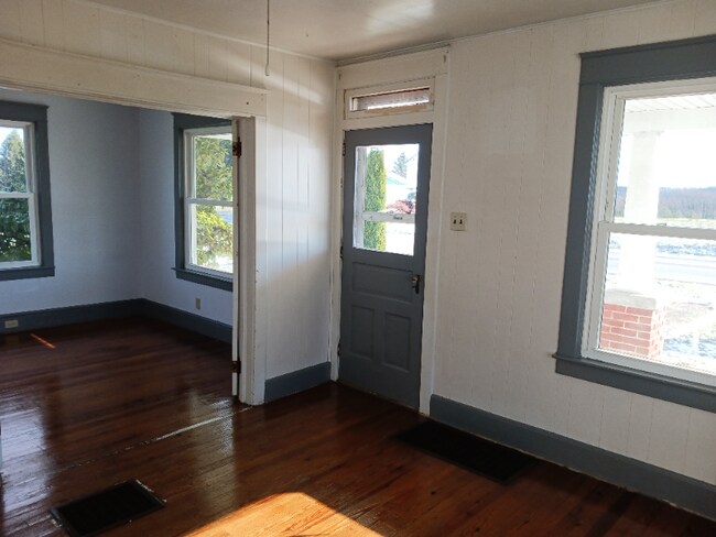 Building Photo - 12062 Gum Tree Rd