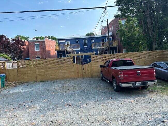 Foto del edificio - 3121 Grove Ave