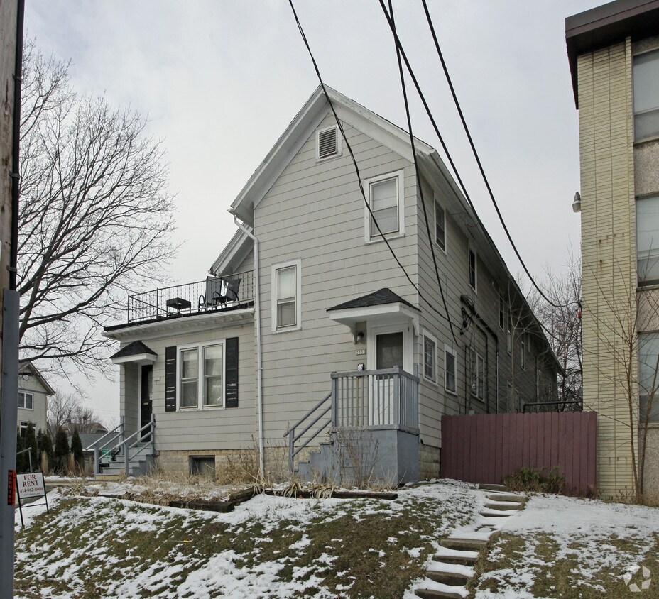 Building Photo - 2027-2035 N Cambridge Ave