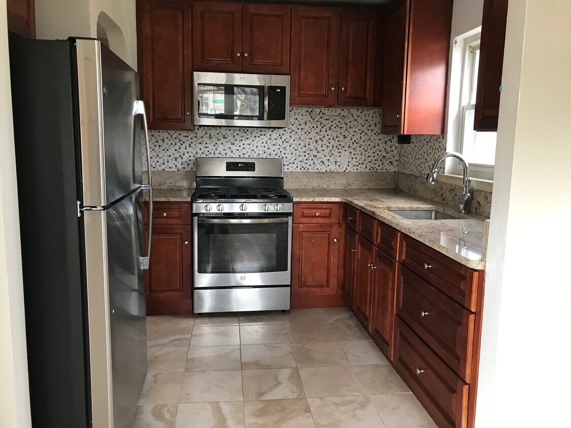 Foto principal - 15043 Bayside Ave