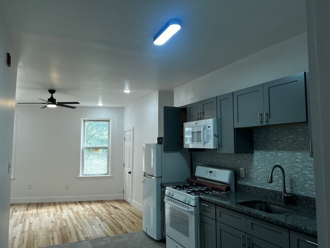 Foto del edificio - 7124 Germantown Ave