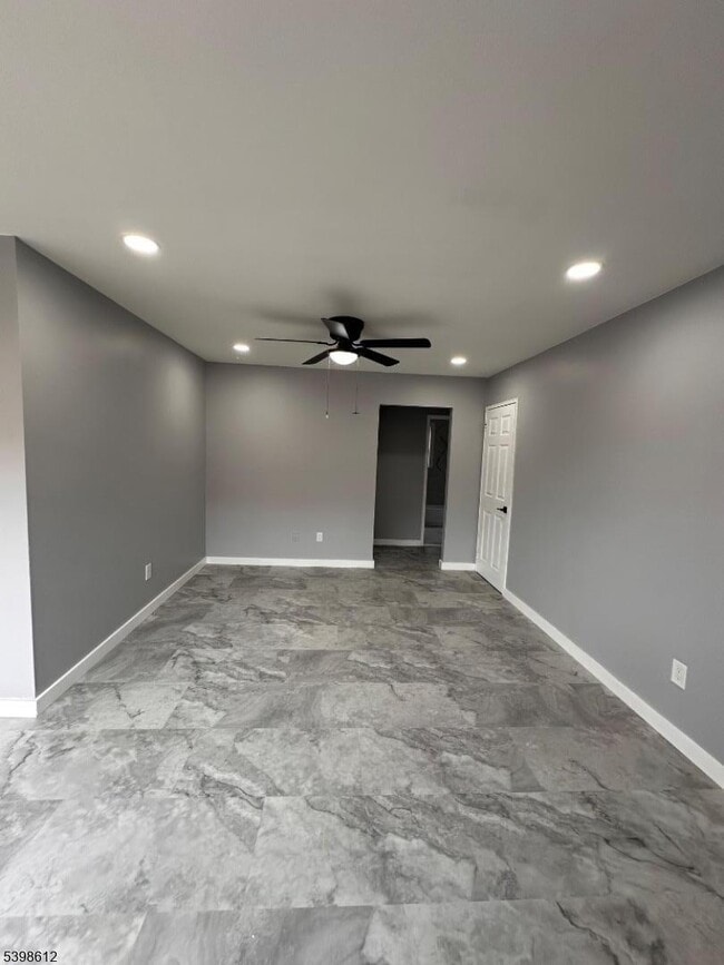 Building Photo - 916 Stuyvesant Ave.