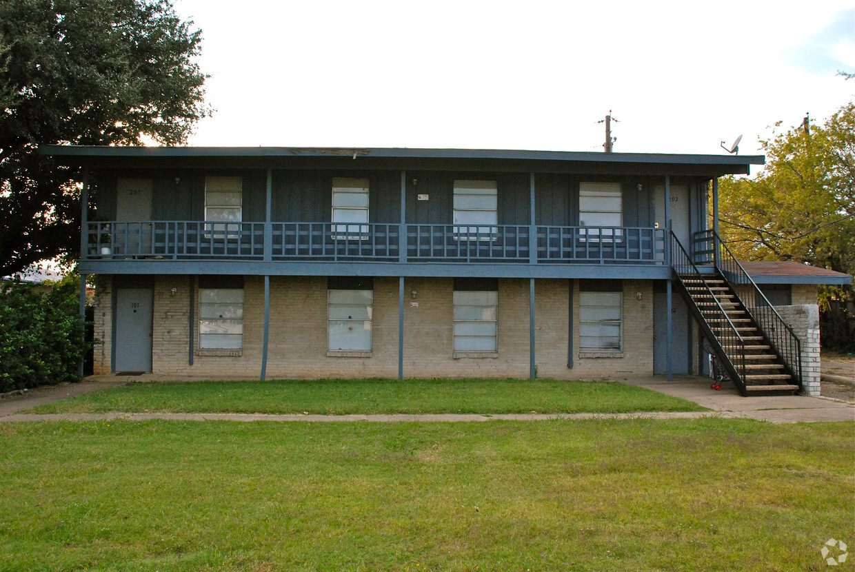 Building Photo - 3017 Tudor Ln