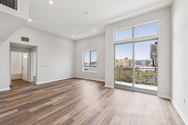 Foto del edificio - 748 S Irolo