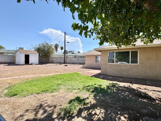Building Photo - Adorable 3BD Vintage Henderson home for rent! MOVE IN SPECIAL - 1 month free!