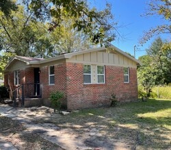 Building Photo - 1569 Plover St