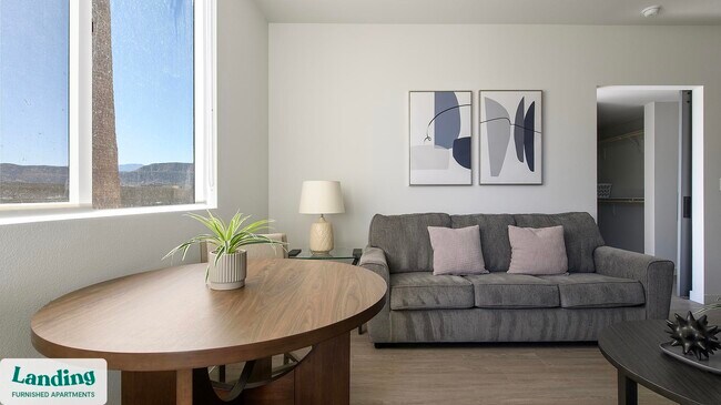 Foto del edificio - 9235 W Russell Rd