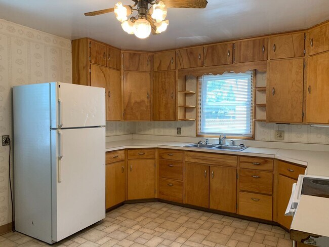 Foto del edificio - 5 Bedroom Across from NDSU!!