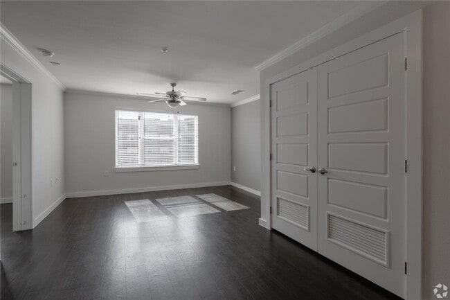 Building Photo - 2401 E Oltorf St