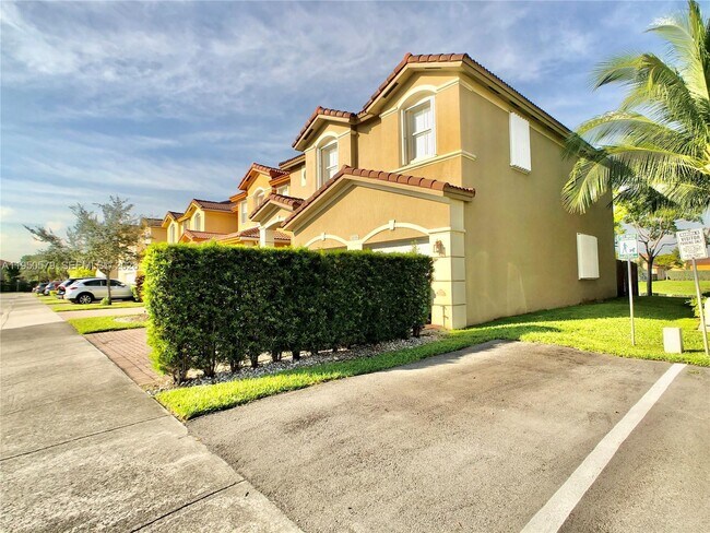 Foto del edificio - 8698 NW 109th Ct