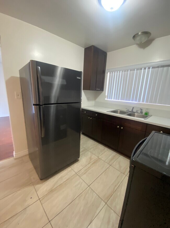 Foto del edificio - 327 Burchett St