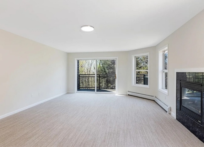 Sala de estar - 111 Claire Point Rd