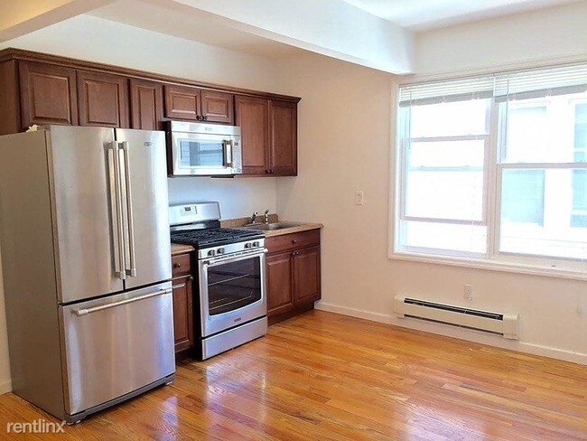 Foto del edificio - 2 br, 1 bath Apartment - 774 East 45th Street