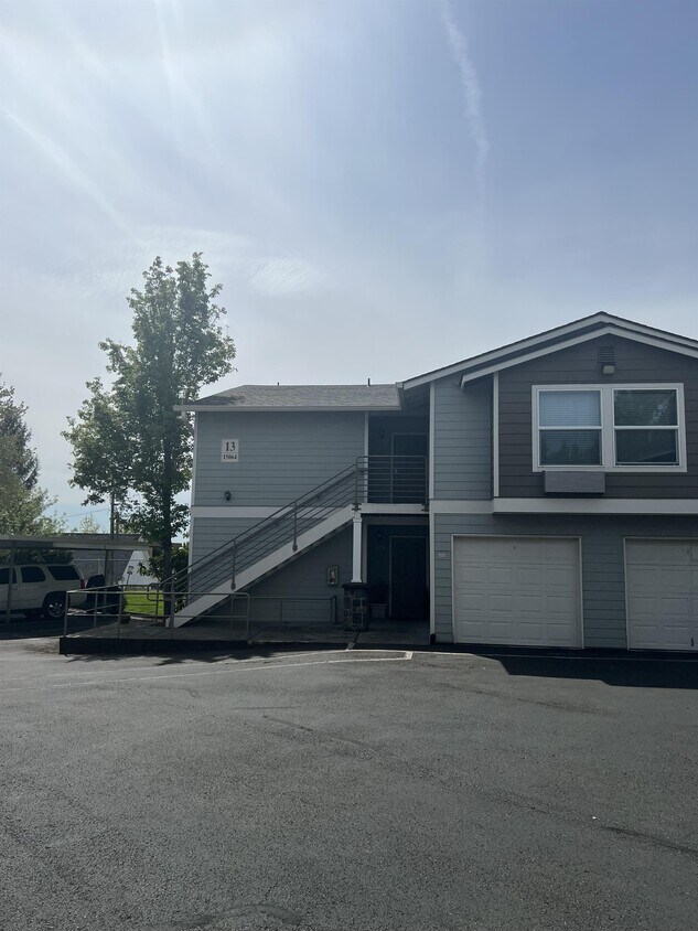 15064 NW Central Dr, Portland, OR 97229 Townhome Rentals in Portland