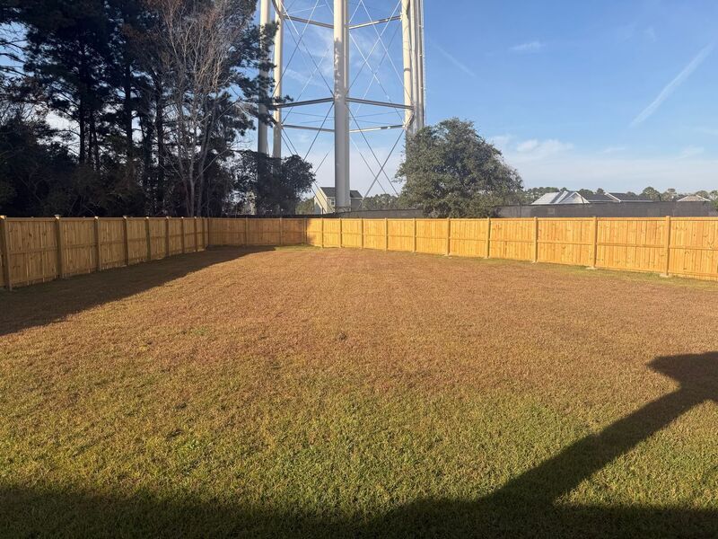 Foto del edificio - 700 Sinker Ln