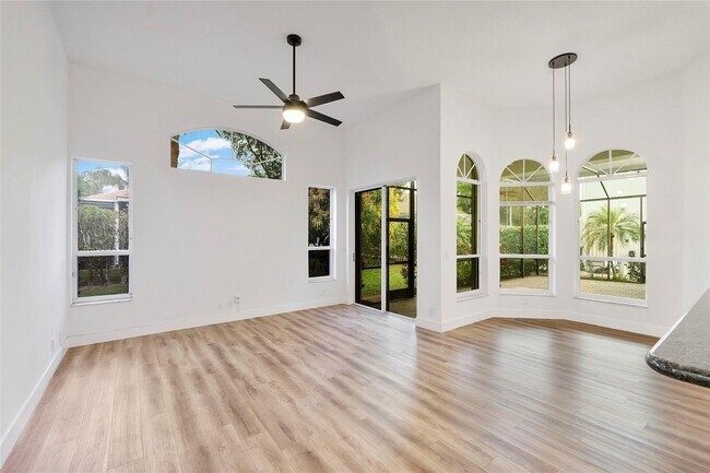 Foto del edificio - 22324 Rushmore Pl