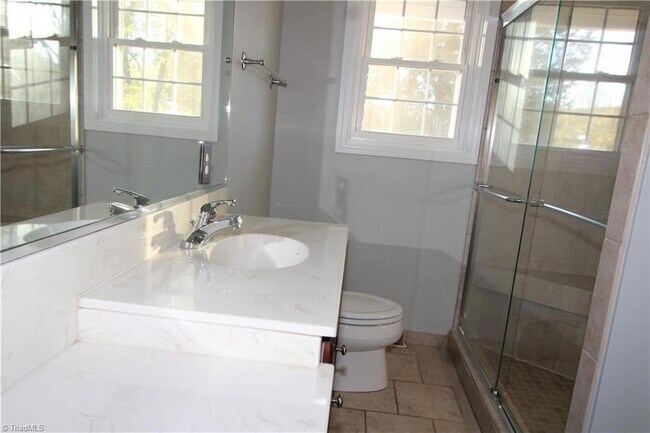 Foto del edificio - 711 Whittier Ave