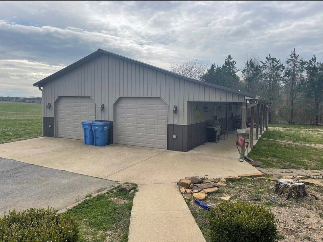 Building Photo - 6145 Sisk Rd
