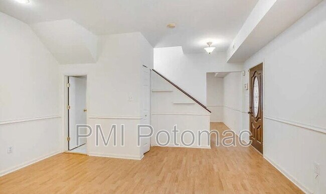 Foto del edificio - 729 10th St NE