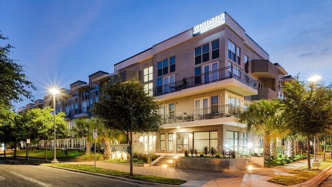 Ubicado a menos de 10 minutos tanto de Uptown como de Downtown Dallas. - Windsor West Lemmon