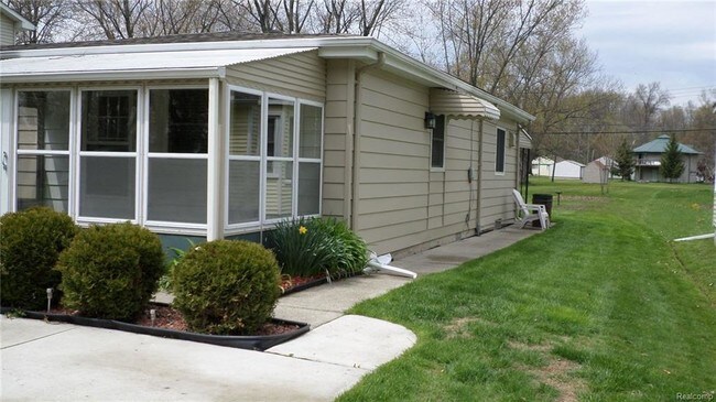 Foto del edificio - 38261 Murdick Dr