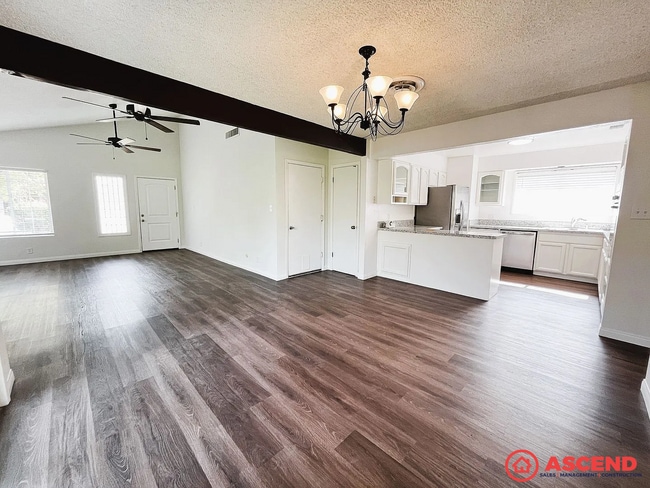 Building Photo - 2612 La Costa Ct