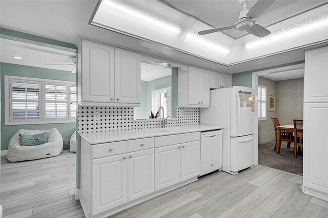 Foto del edificio - 2705 Roosevelt St