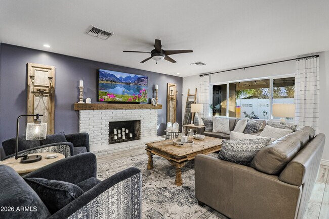Foto del edificio - 8501 E Jackrabbit Rd