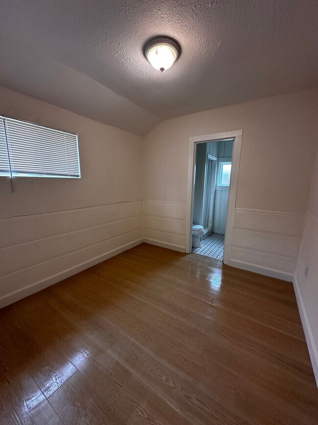 Foto del edificio - 722 S Magnolia Ave