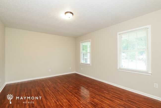 Building Photo - Charming 3-Bedroom Home