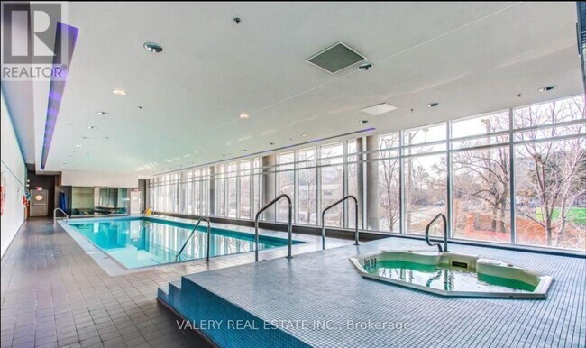 Photo du bâtiment - 2885 Bayview Ave