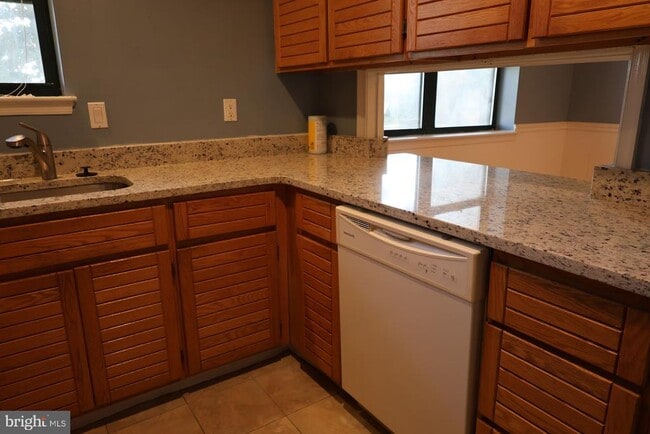 Building Photo - 14 Paladin Dr