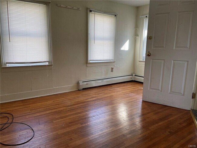 Building Photo - 139 W Schuyler St
