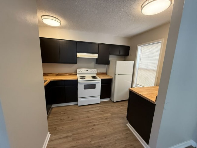 Building Photo - 324 Block St