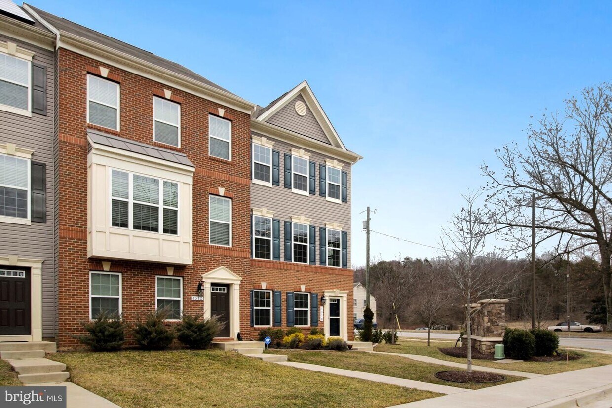 Primary Photo - 1310 Hawthorn Dr