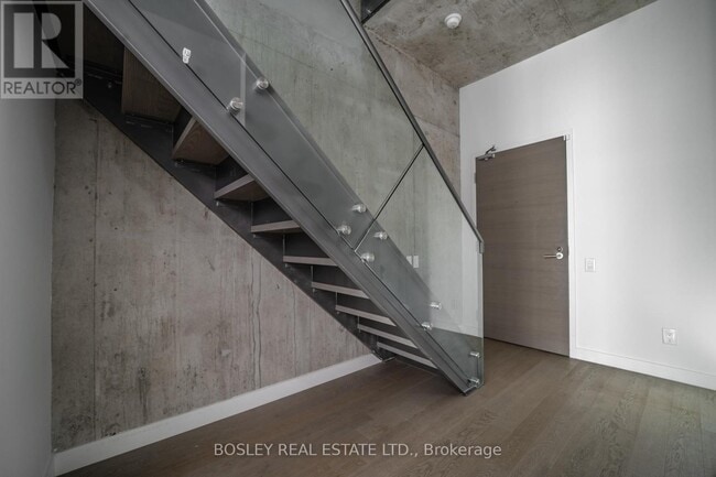 Building Photo - 25-T25 Stafford St