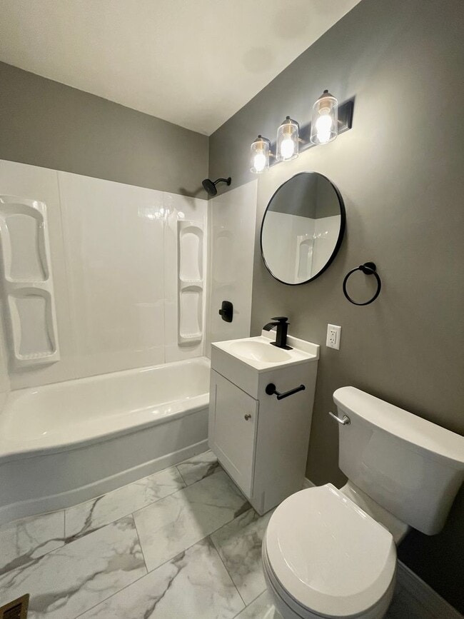 Foto del edificio - 2 Bedroom Home with Huge Storage basement