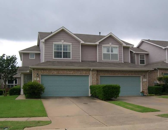 Building Photo - 920 Cypress Creek Dr