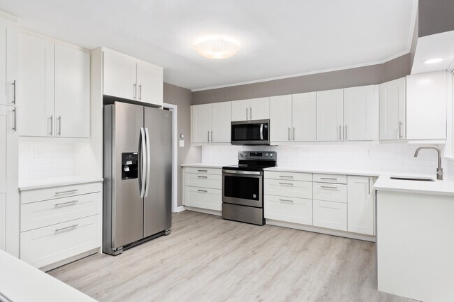 Foto del edificio - 744 King of Prussia Rd