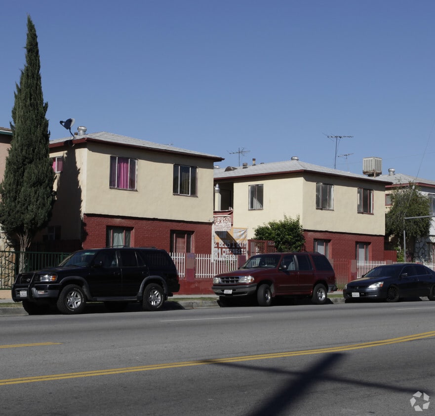 Building Photo - 6551 Vineland Ave