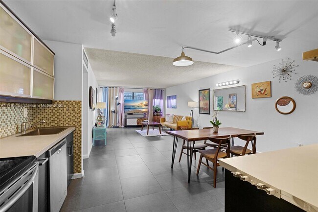Foto del edificio - 9022 NE 8th Ave