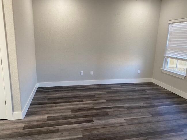 Building Photo - 3004 SW Garrison Ln