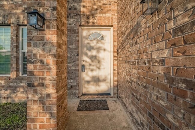 Building Photo - 10118 Mariposa Stream Ct
