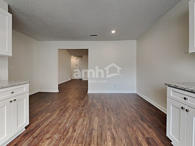 Foto del edificio - 8793 Adaline St