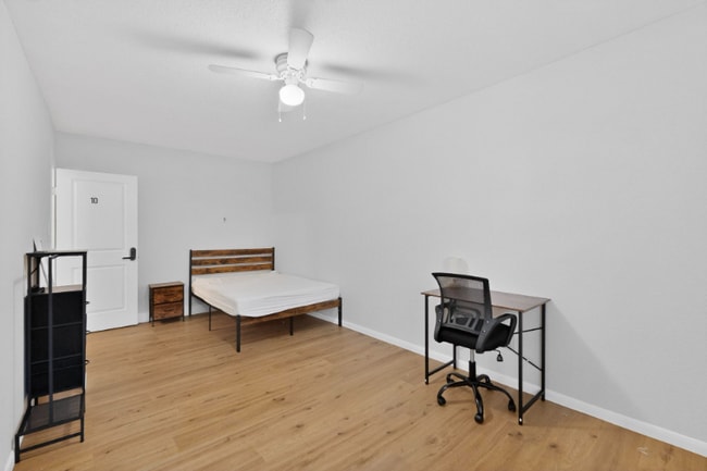 Photo - 404 Nottingham Dr House